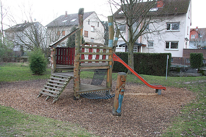 Der Kletterturm ist im Rahmen des Spatz-Programms seh künstlerisch gestaltet..