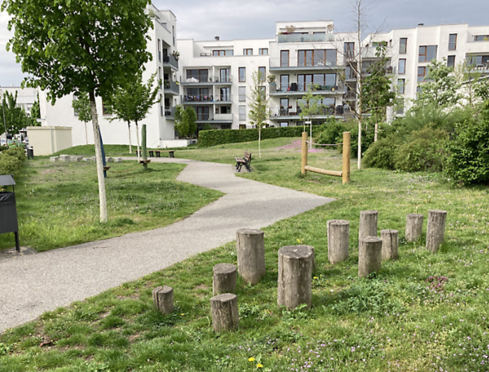 Blick von Osten auf die Anlage.